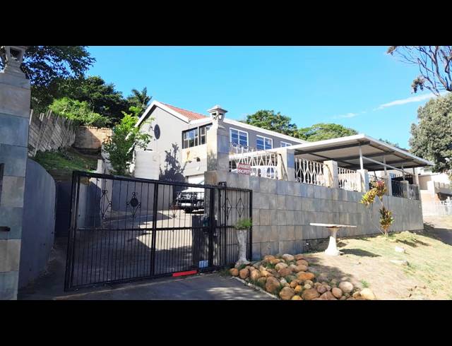 3 BEDROOM HOUSE FOR SALE IN BLUFF